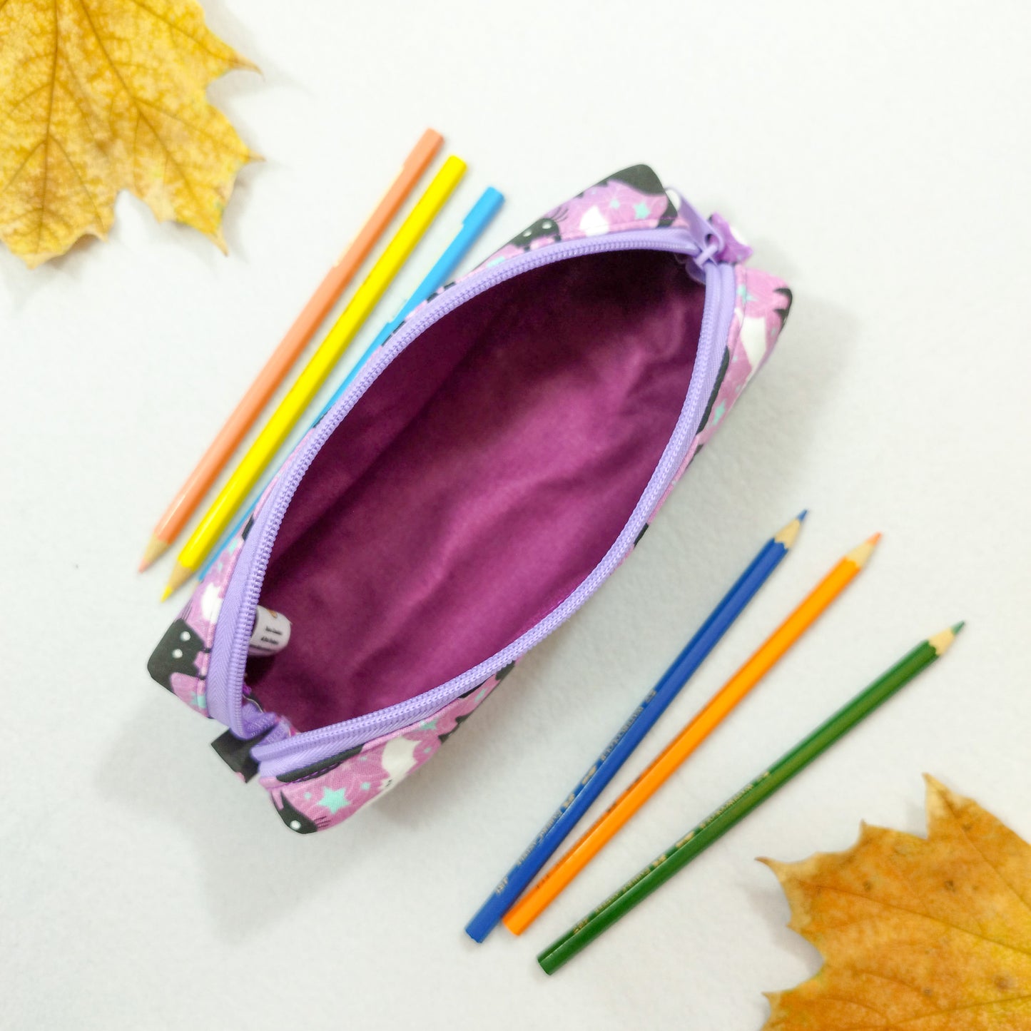 Astuccio fantasy gatti e pipistrelli viola - interno