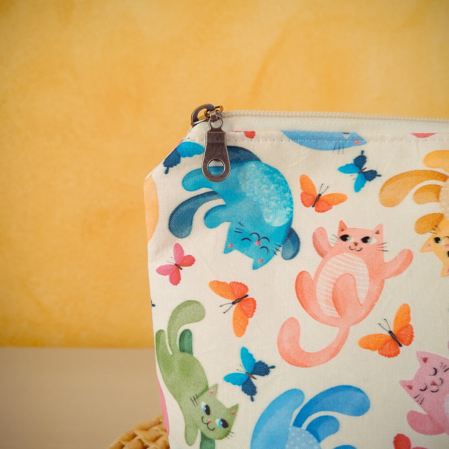 Astuccio grande fantasy gatti e farfalle - cerniera