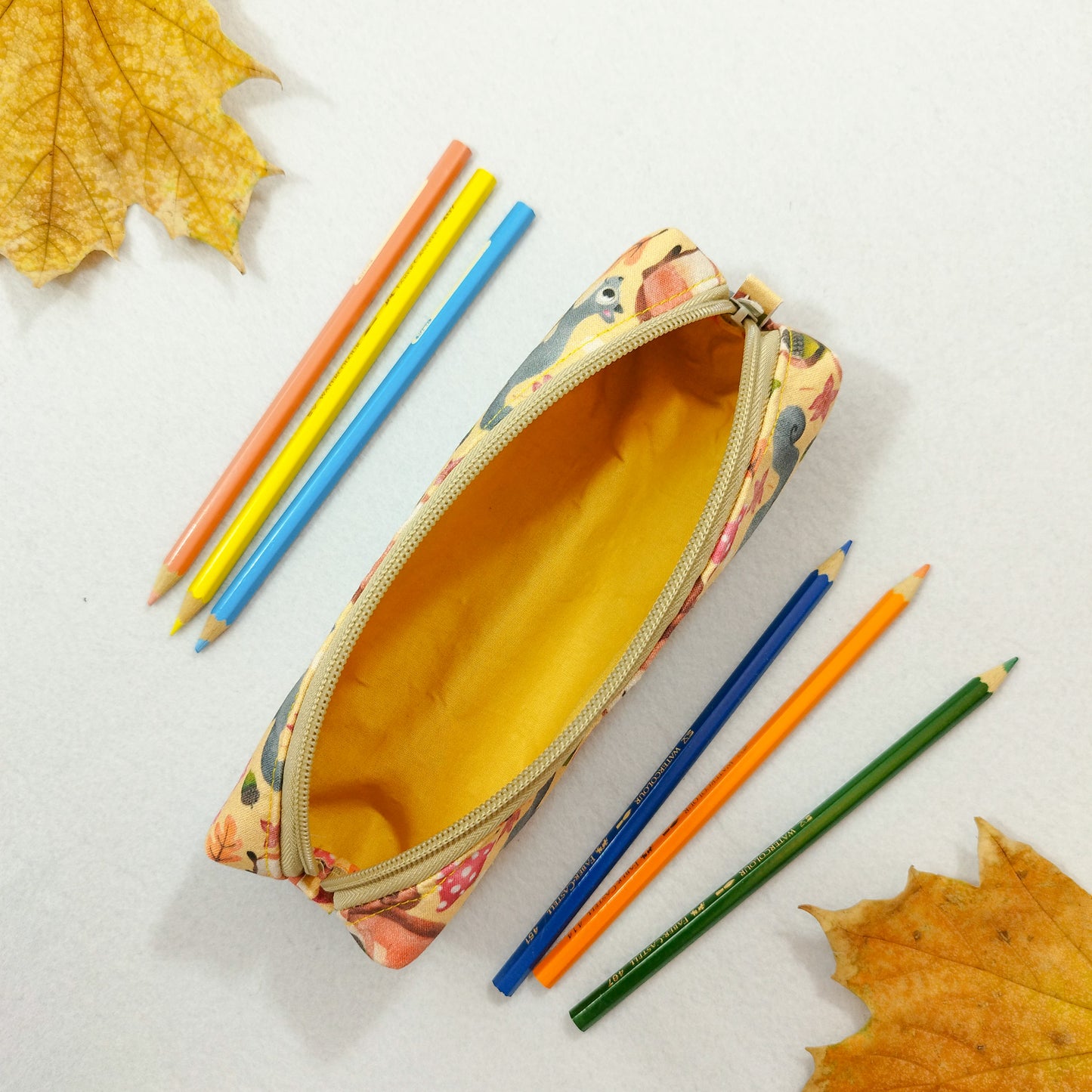 Astuccio tubolare animali scoiattoli in autunno - interno