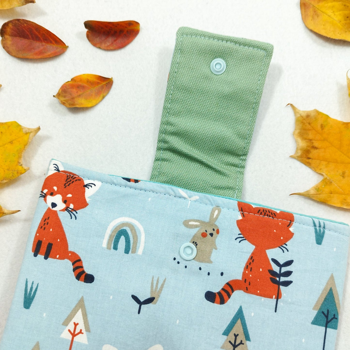 Book sleeve a tema "Panda rossi e coniglietti" | Custodia per libri e cover Kindle