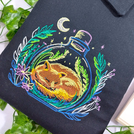 Book sleeve ricamata "Volpe nell'ampolla" | Custodia per libri e cover Kindle