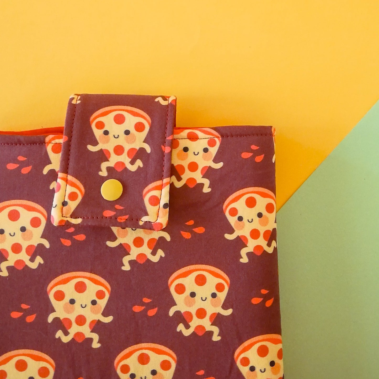 Book sleeve "Pizze che corrono" | Custodia per libri e cover Kindle