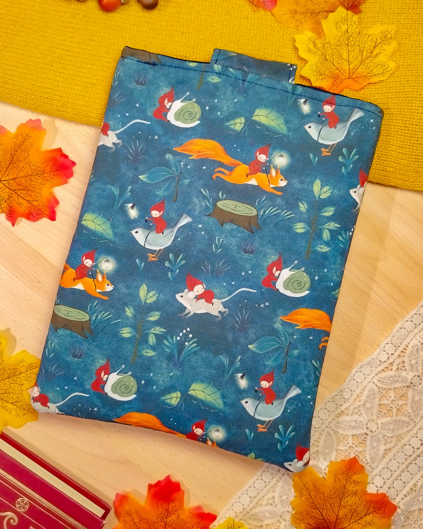 Book sleeve custodia per libri folletti e scoiattoli - retro