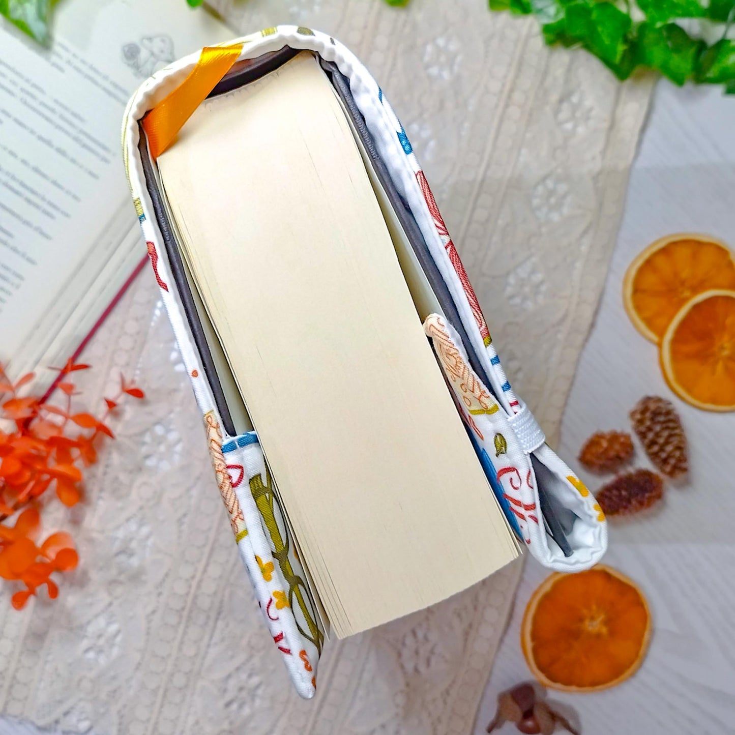 Book cover "Libri romantici" | Custodia per libri regolabile