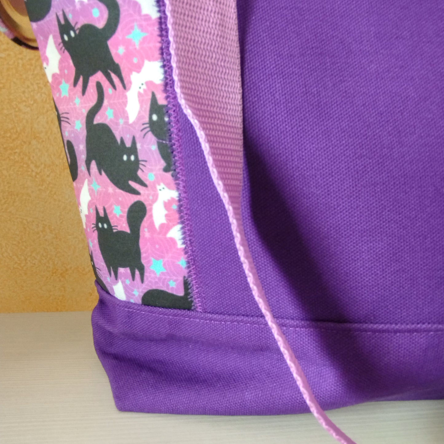 Borsa a spalla "Gatti e pipistrelli viola"
