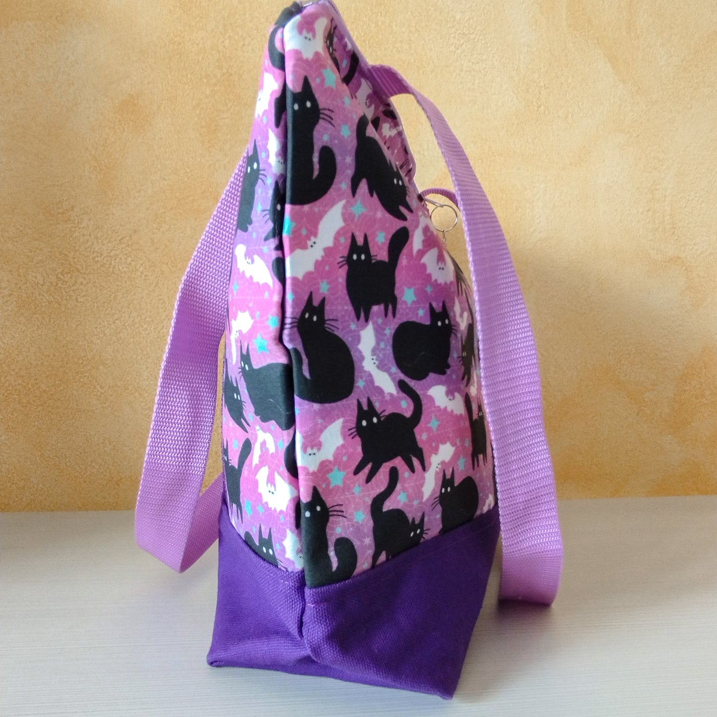 Borsa a spalla "Gatti e pipistrelli viola"
