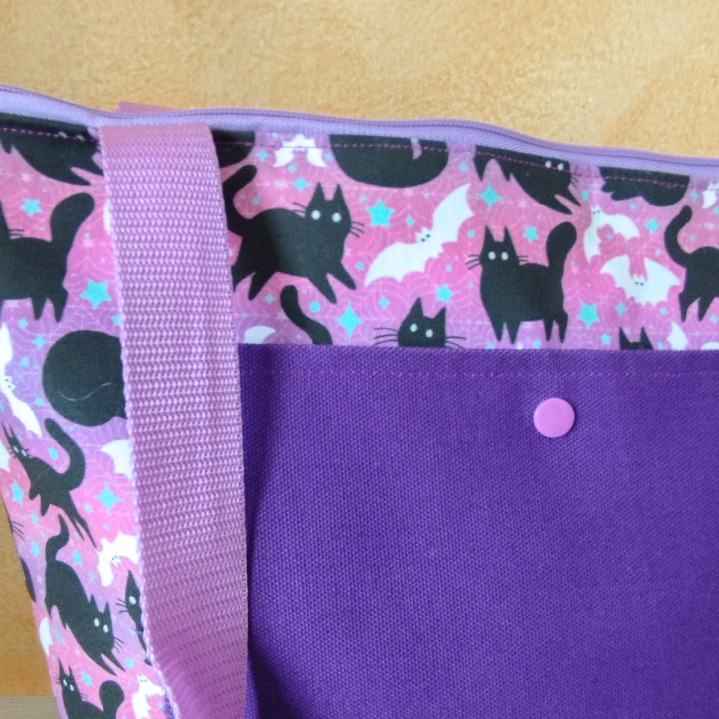 Borsa a spalla "Gatti e pipistrelli viola"