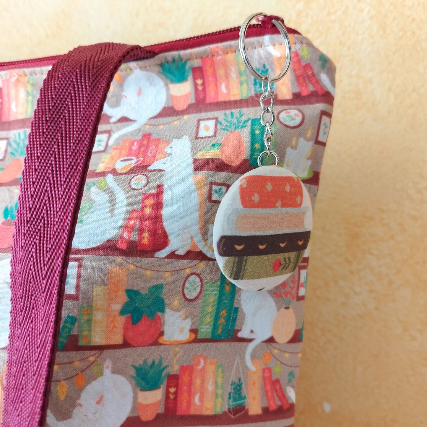 Borsa a spalla "Gatti in libreria beige"