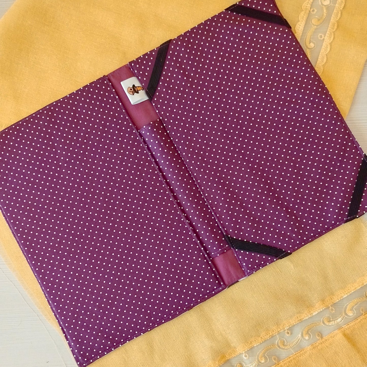 Cover rigida per tablet "Panda lillà"