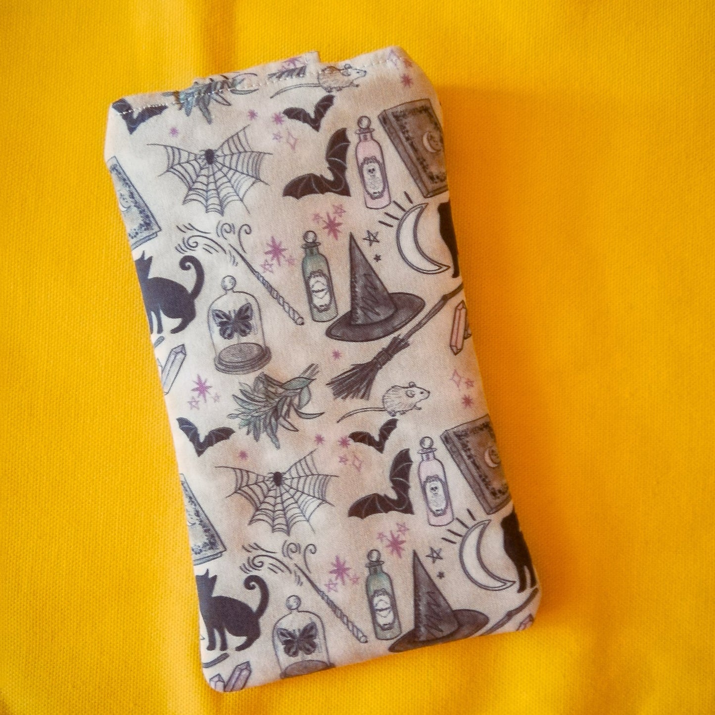 Portacellulare a tema "Gatti e pipistrelli"