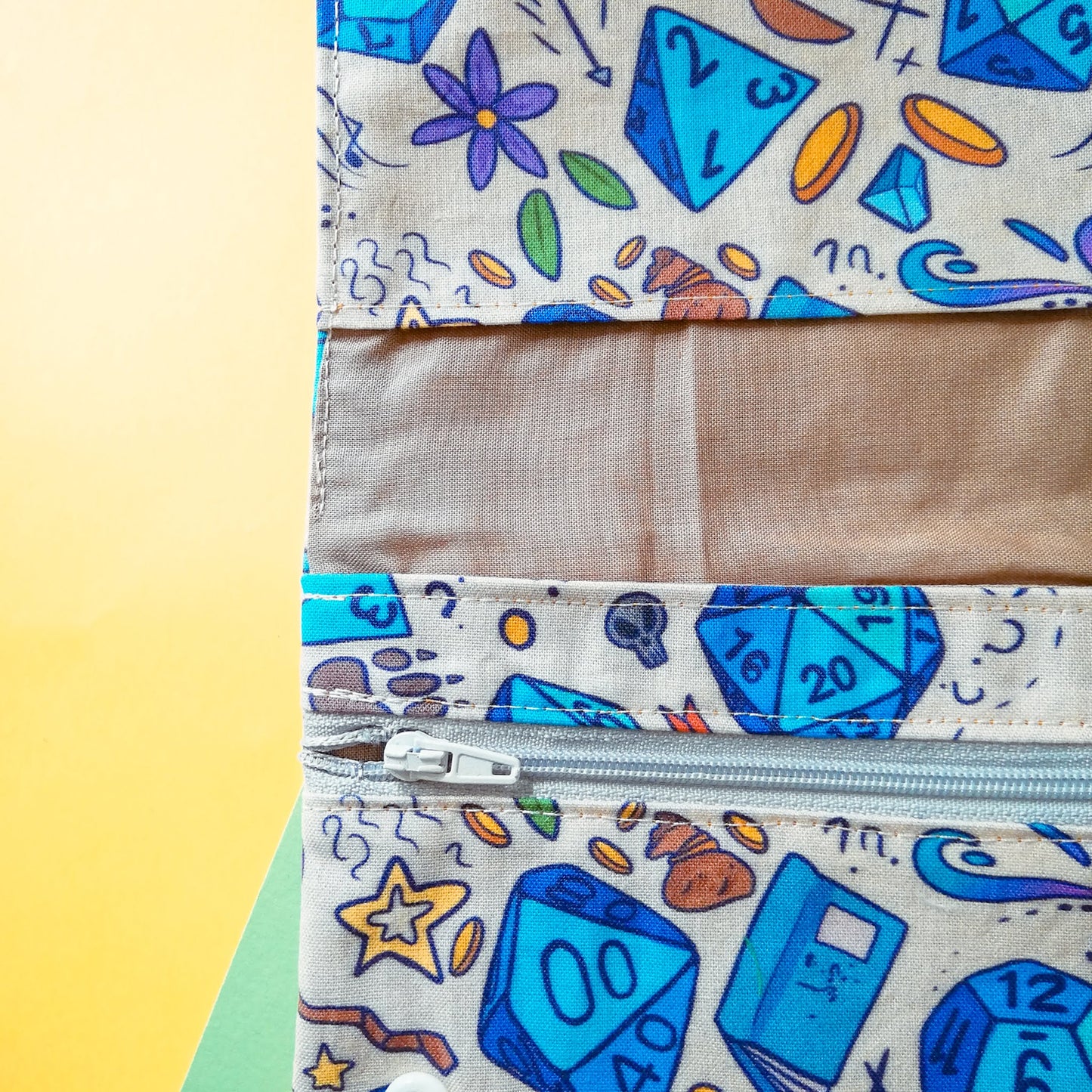 Porta tabacco Gdr fantasy dadi blu