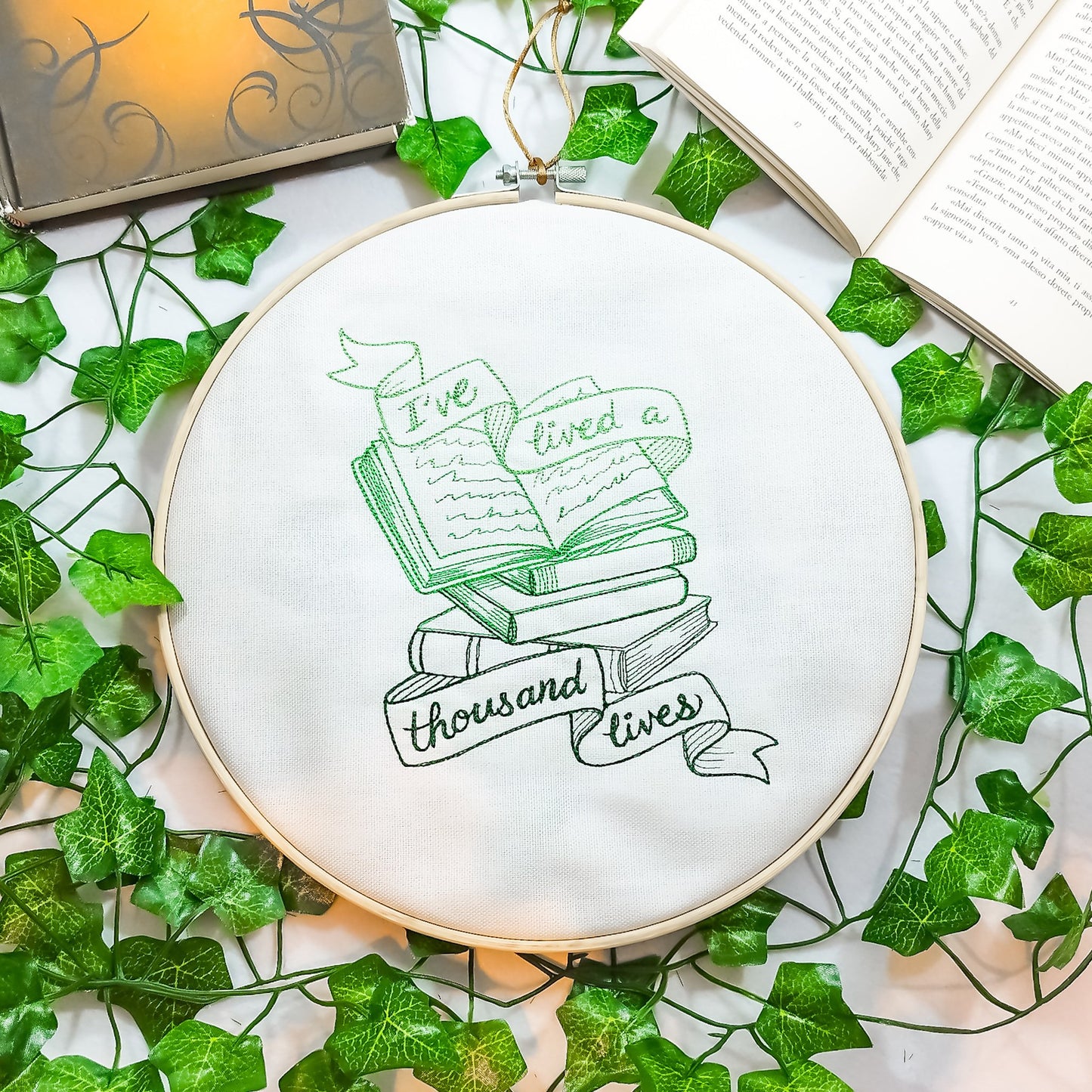 Decoro da parete a tema lettura "I've lived a thousand lives"