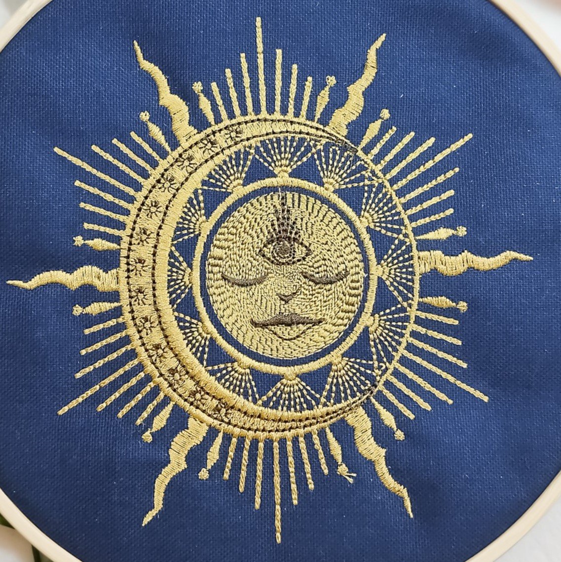 Decoro da parete a tema streghe "Luna e sole"