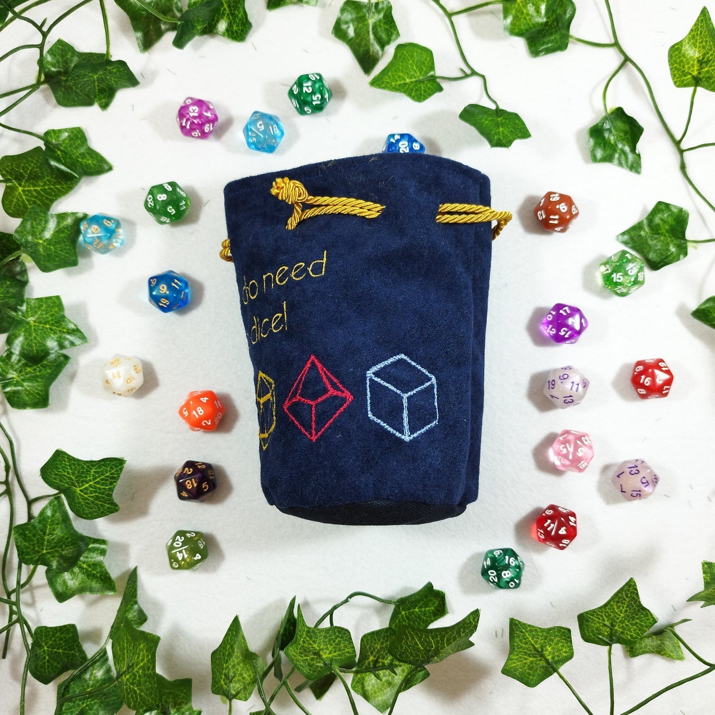 Sacchetto porta dadi ricamato "Yes, I really do need all these dice!"