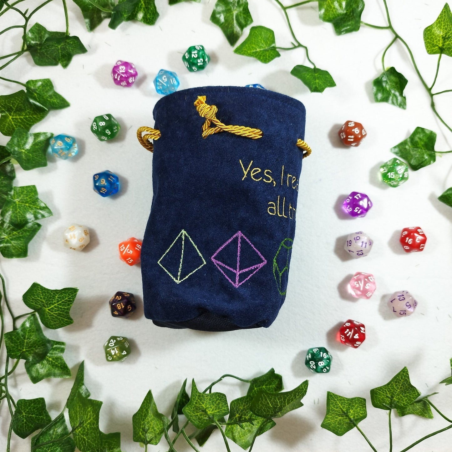 Sacchetto porta dadi ricamato "Yes, I really do need all these dice!"