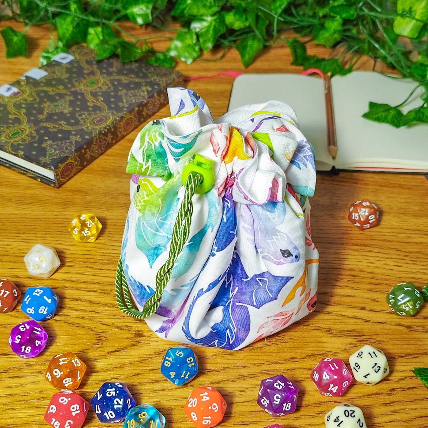 Sacchetto_porta_dadi_tasche_fantasy_gdr_draghi_bianco_