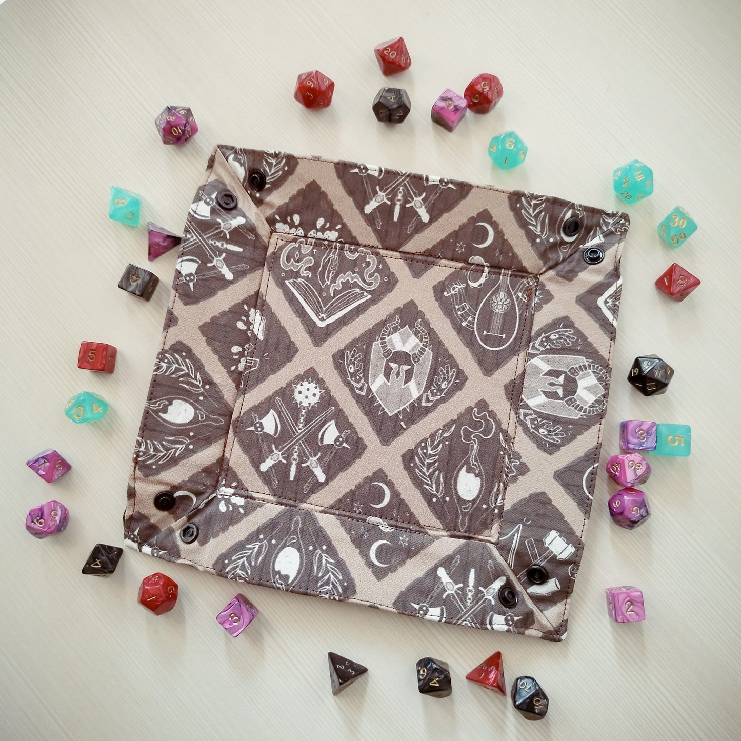 Vassoio lancia dadi "Villaggio fantasy"