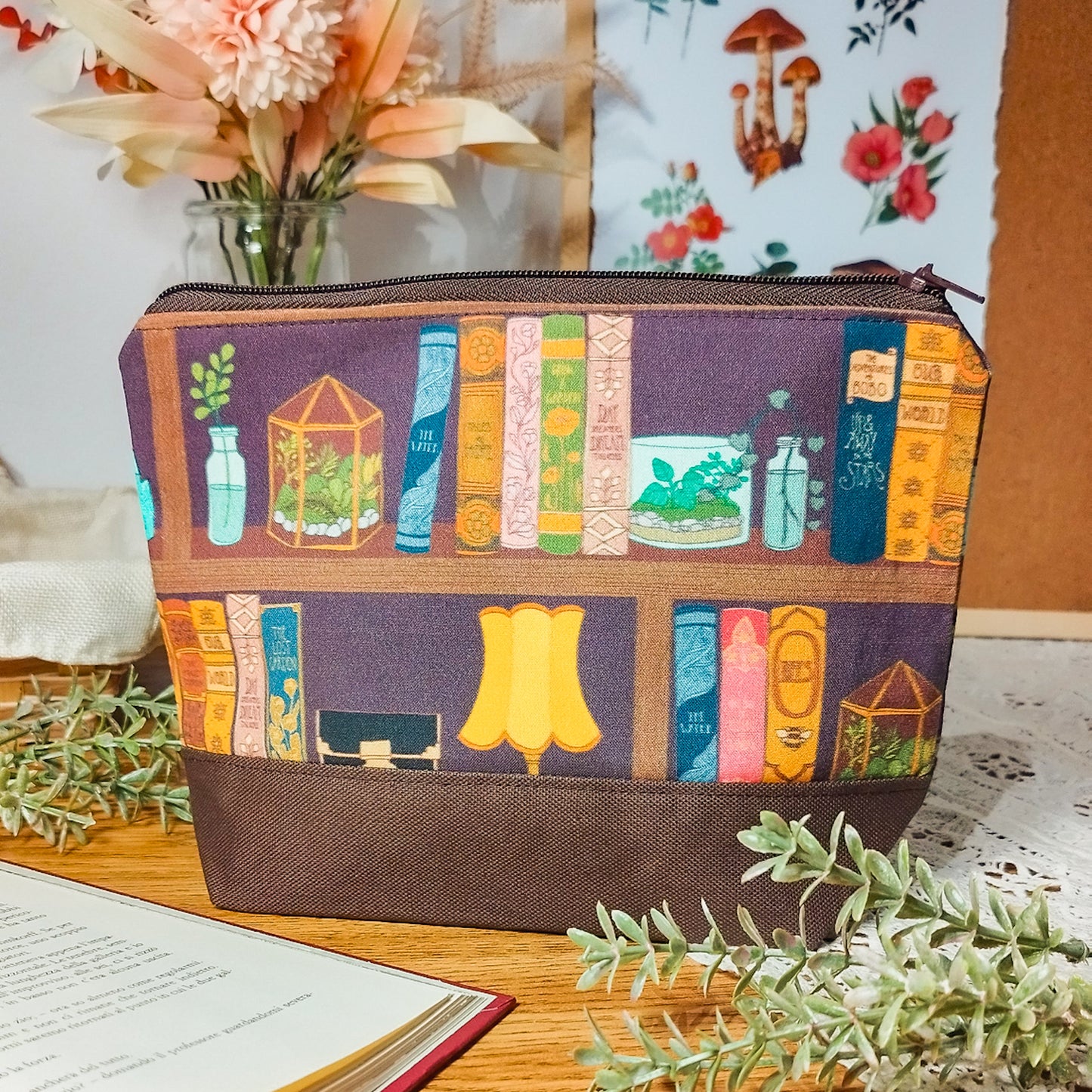 Astuccio grande fantasy libri sugli scaffali marrone - retro