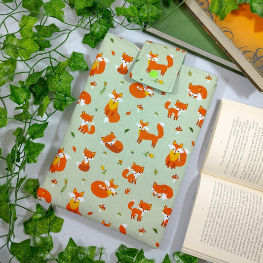 Book sleeve "Volpi sui prati" | Custodia per libri e cover Kindle