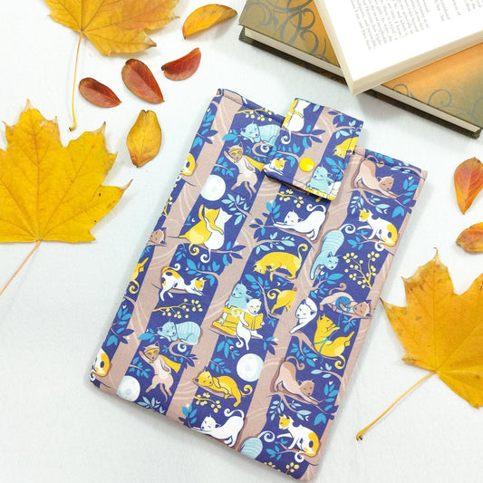 Book sleeve "Gatti sugli alberi" | Custodia per libri e cover Kindle