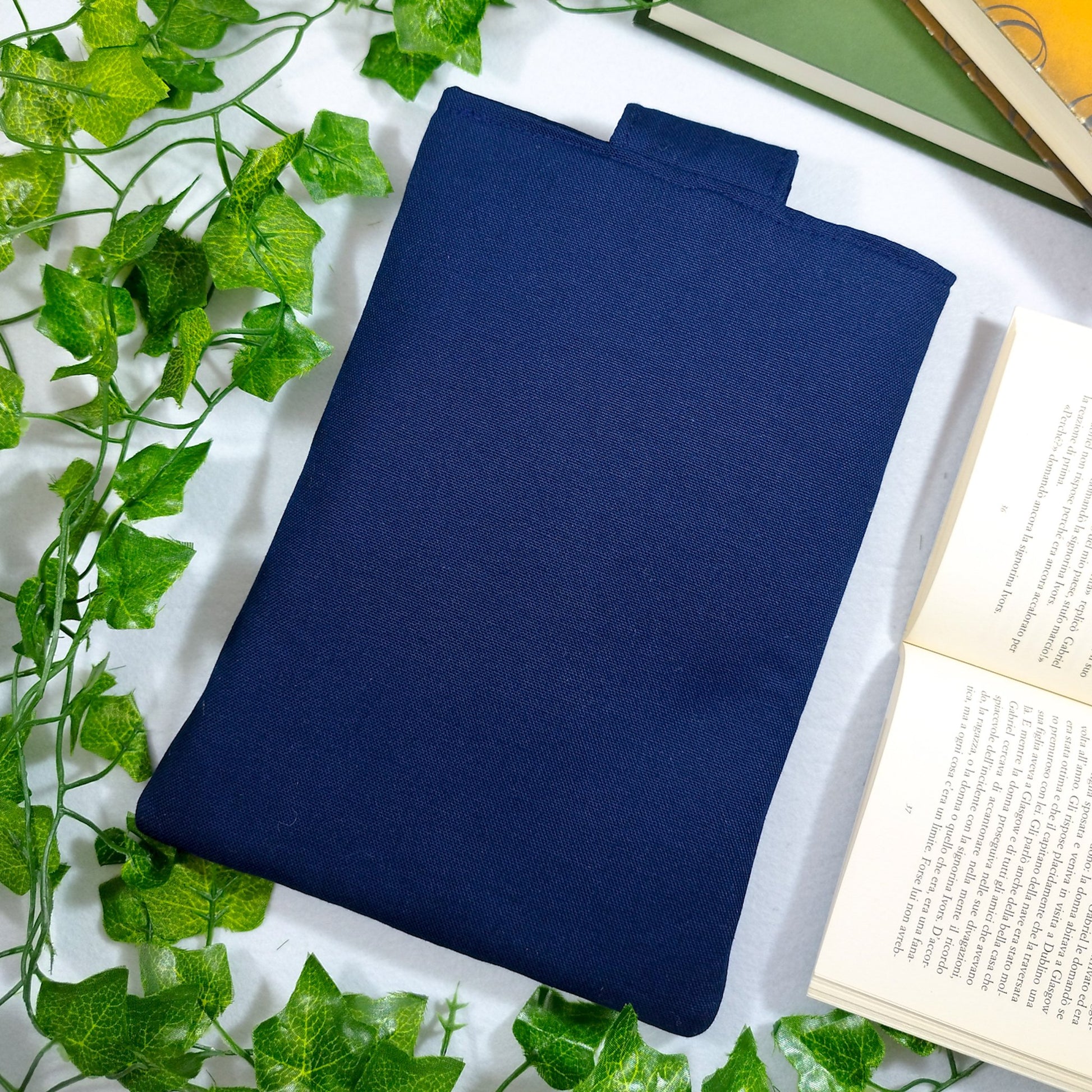 Book sleeve ricamata "Albero delle fate" | Custodia per libri e cover Kindle