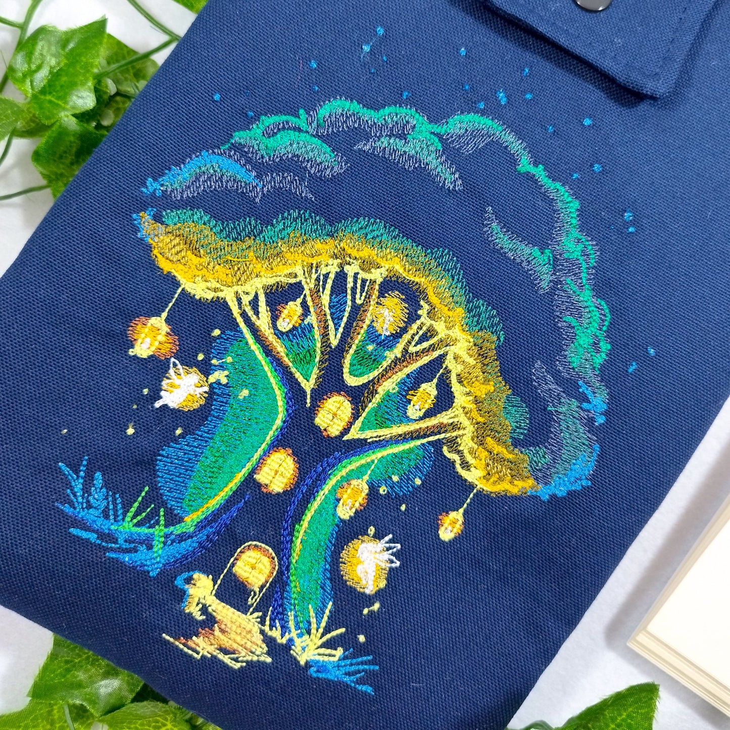 Book sleeve ricamata "Albero delle fate" | Custodia per libri e cover Kindle