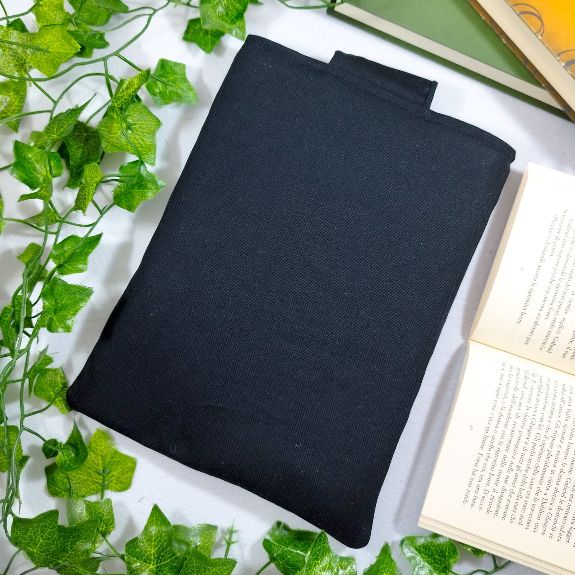 Book sleeve ricamata "Volpe nell'ampolla" | Custodia per libri e cover Kindle