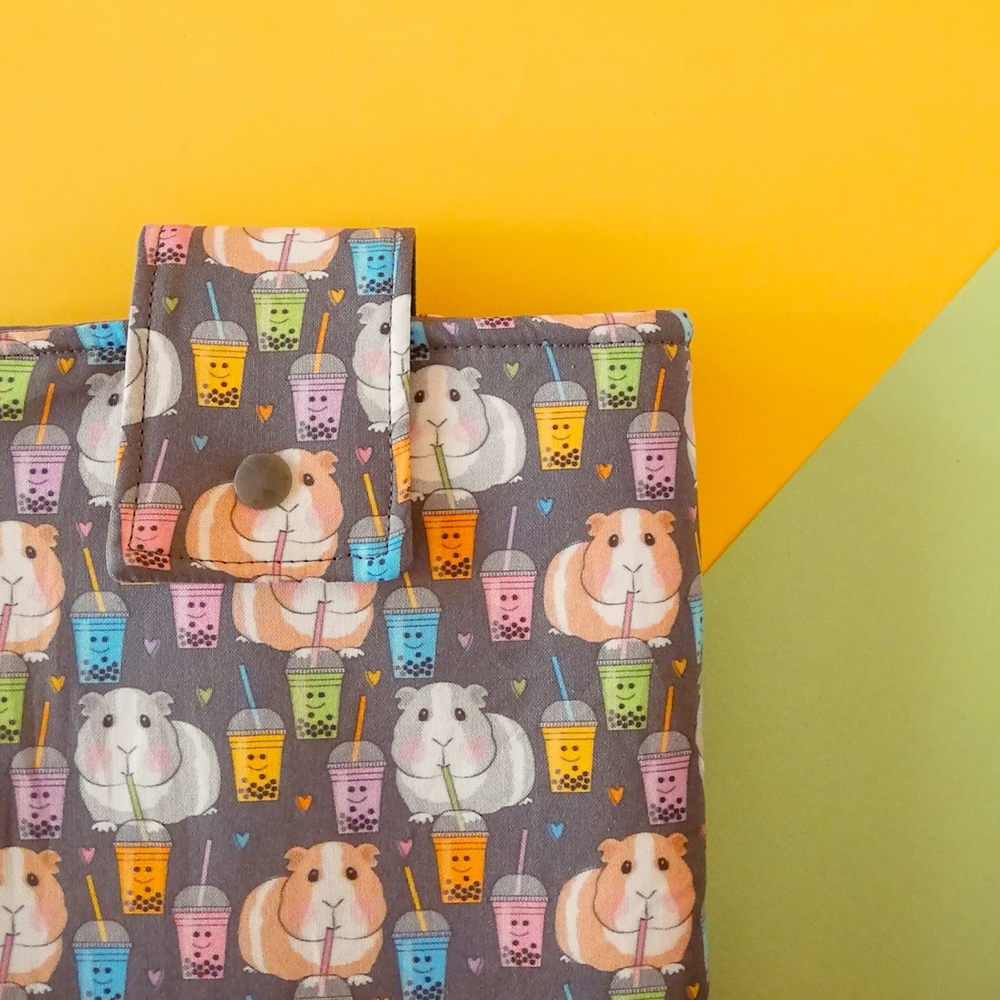 Book sleeve "Cavie e bubble tea" | Custodia per libri e cover Kindle