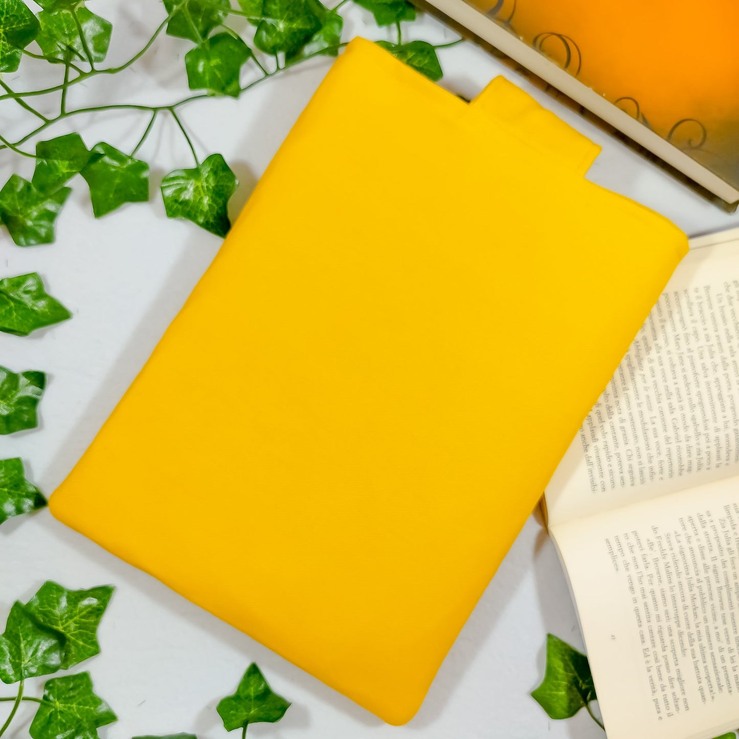 Book sleeve ricamata "Gatti libri e tè" | Custodia per libri e cover Kindle