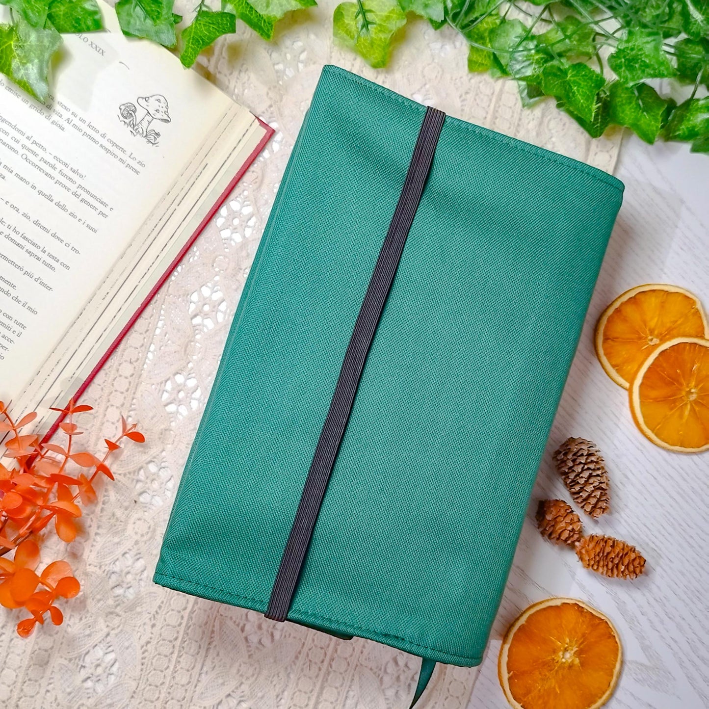 Book cover ricamata "Albero sui libri" | Custodia per libri regolabile