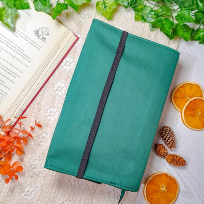 Book cover ricamata "Albero sui libri" | Custodia per libri regolabile