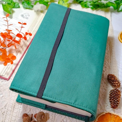 Book cover ricamata "Albero sui libri" | Custodia per libri regolabile