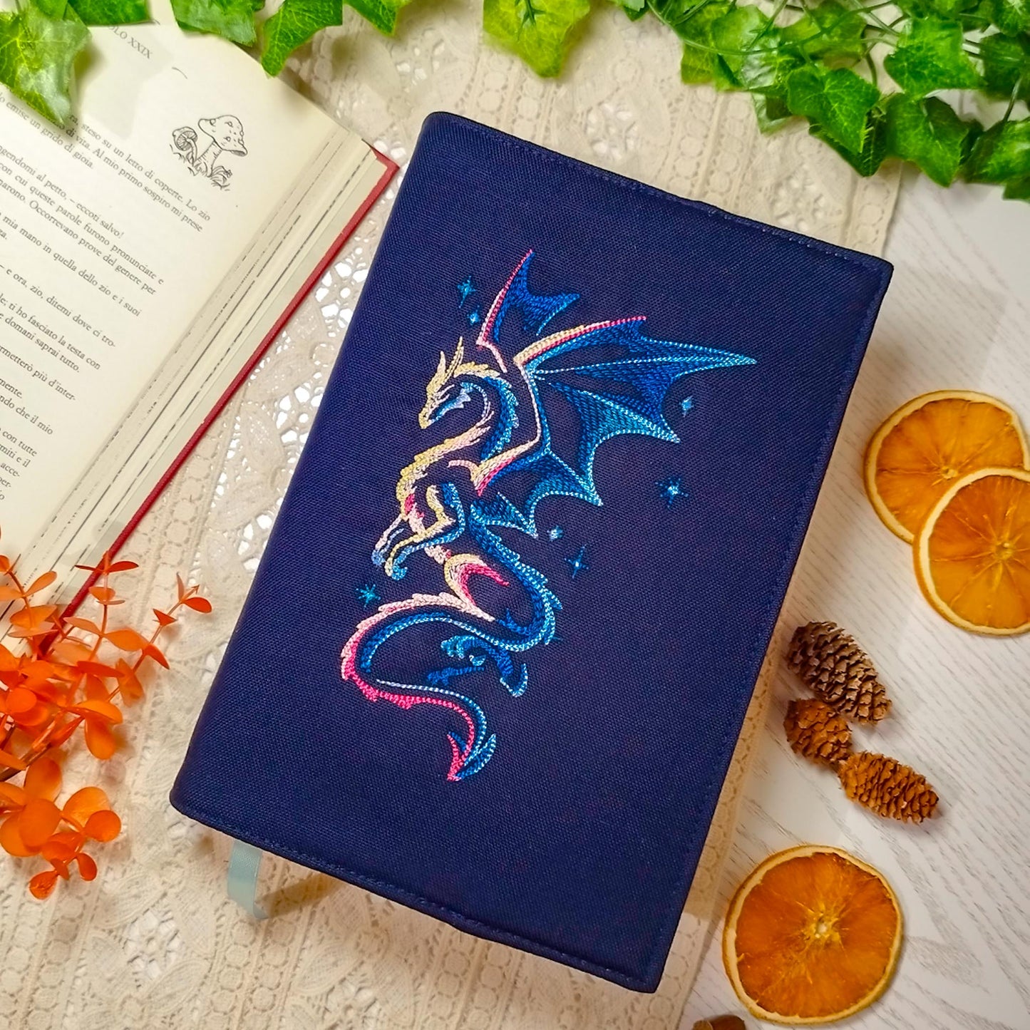 Book cover ricamata "Drago celestiale" | Custodia per libri regolabile