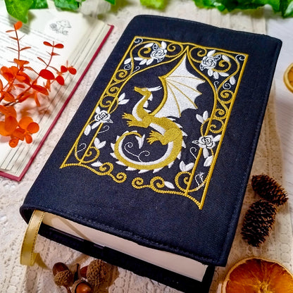 Book cover ricamata "Drago e ghirigori" | Custodia per libri regolabile