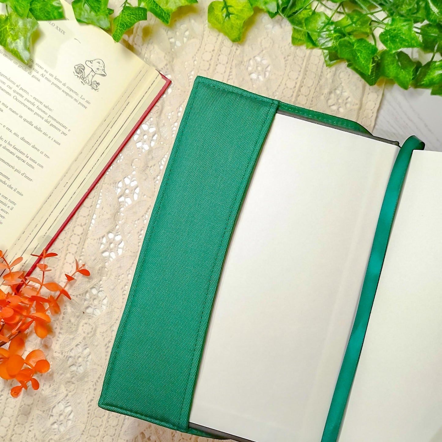 Book cover ricamata "Drago sul libro" | Custodia per libri regolabile