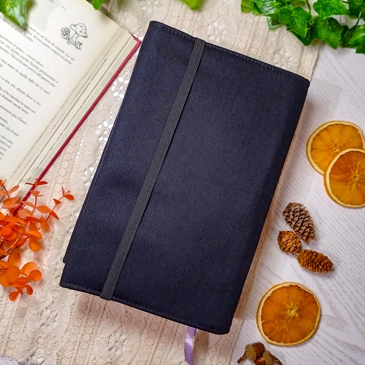 Book cover ricamata "Drago sull'albero di Natale" | Custodia per libri regolabile