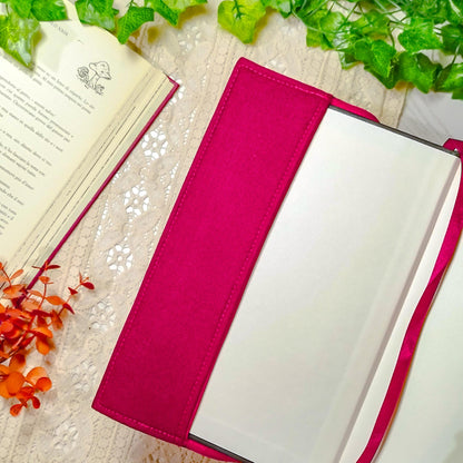 Book cover ricamata "Gatto e foglie" | Custodia per libri regolabile