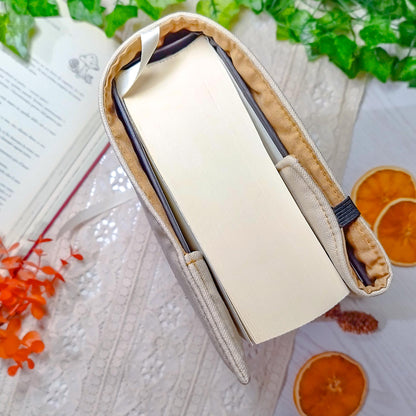 Book cover ricamata "Gives you exp" | Custodia per libri regolabile