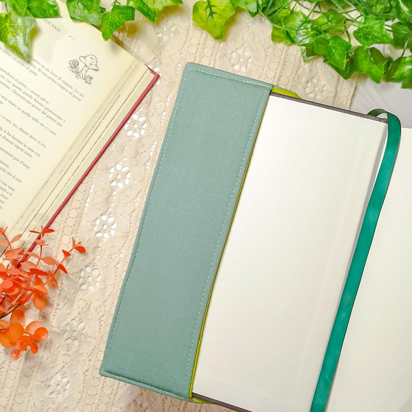 Book cover ricamata "I'm not procastinating" | Custodia per libri regolabile