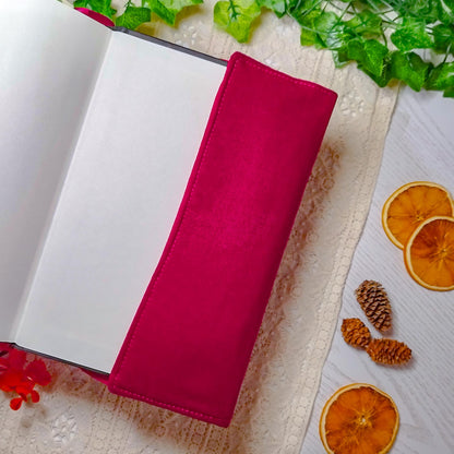 Book cover ricamata "Never have enough books" | Custodia per libri regolabile