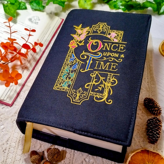 Book cover ricamata "Once upon a time" | Custodia per libri regolabile