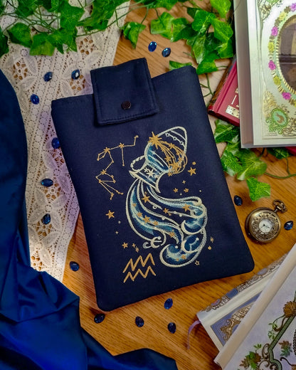 Book sleeve cover per libri ricamate zodiaco acquario - fronte