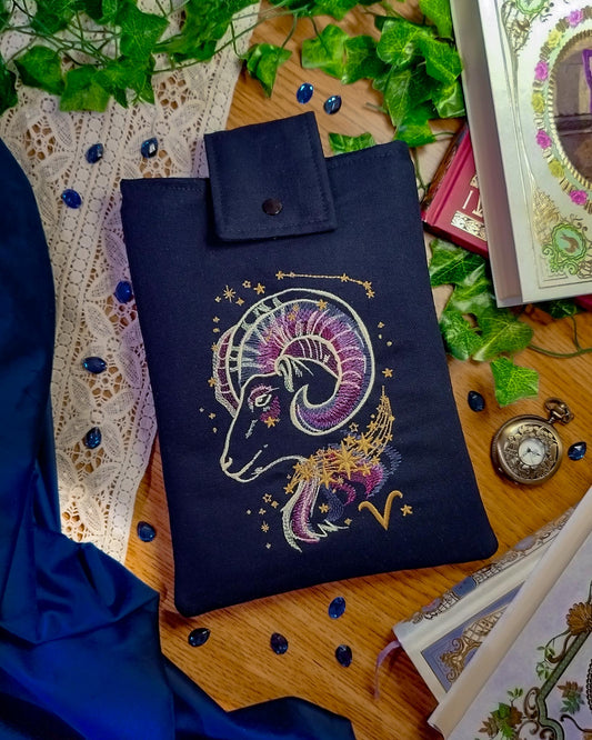 Book sleeve cover per libri ricamate zodiaco ariete - fronte