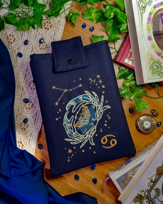 Book sleeve cover per libri ricamate zodiaco cancro - fronte