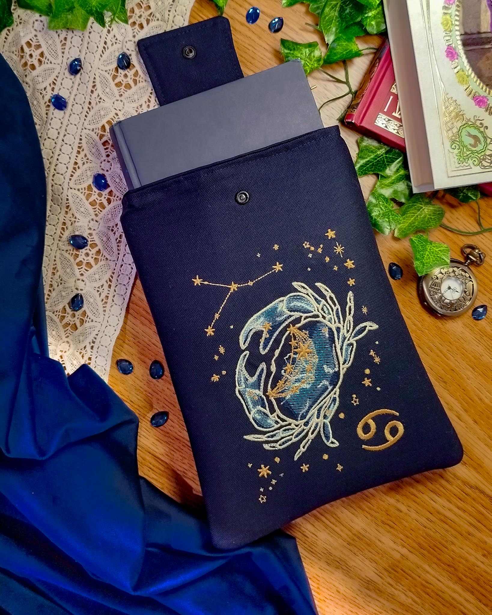 Book sleeve cover per libri ricamate zodiaco cancro - libro