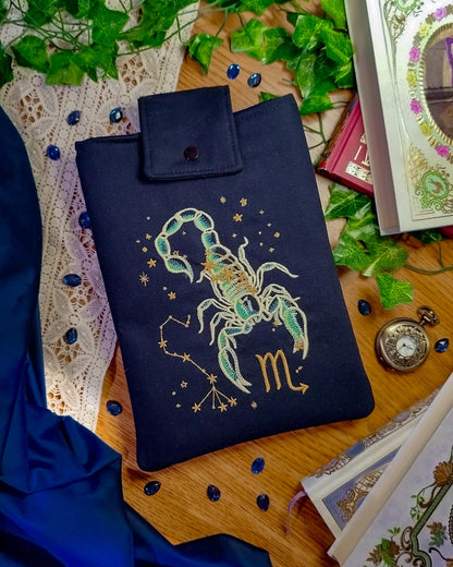 Book sleeve cover per libri ricamate zodiaco scorpione - fronte