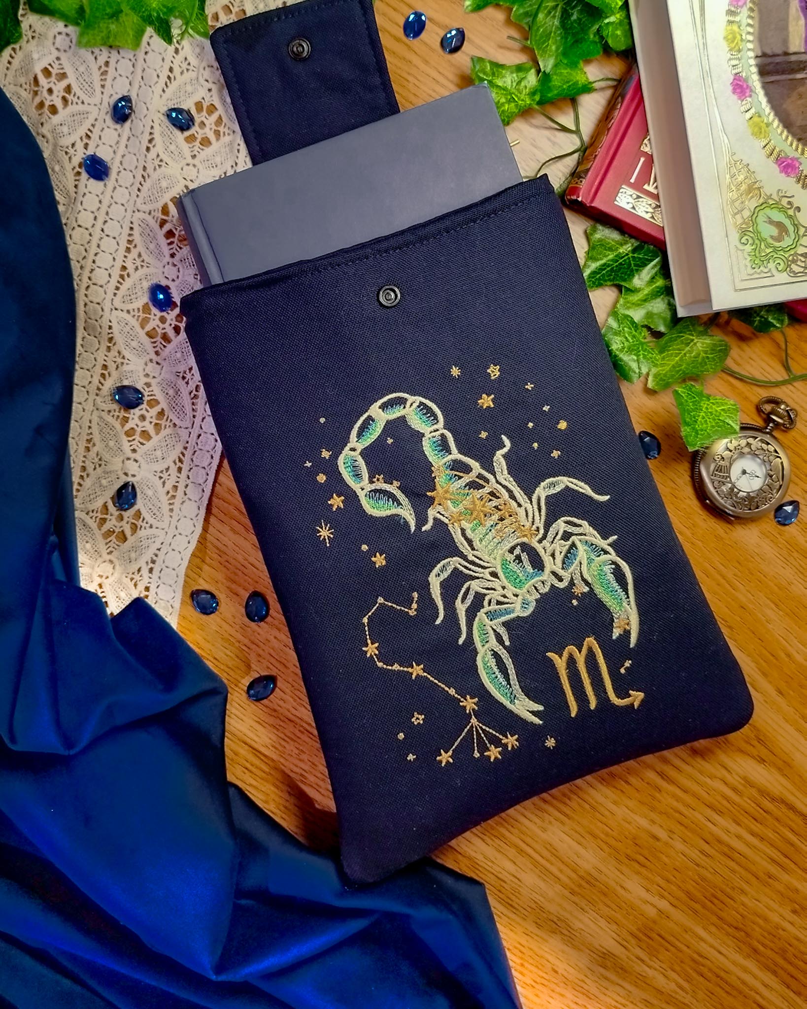 Book sleeve cover per libri ricamate zodiaco scorpione - libro