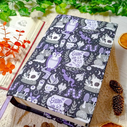 Book cover "Bosco della strega" | Custodia per libri regolabile