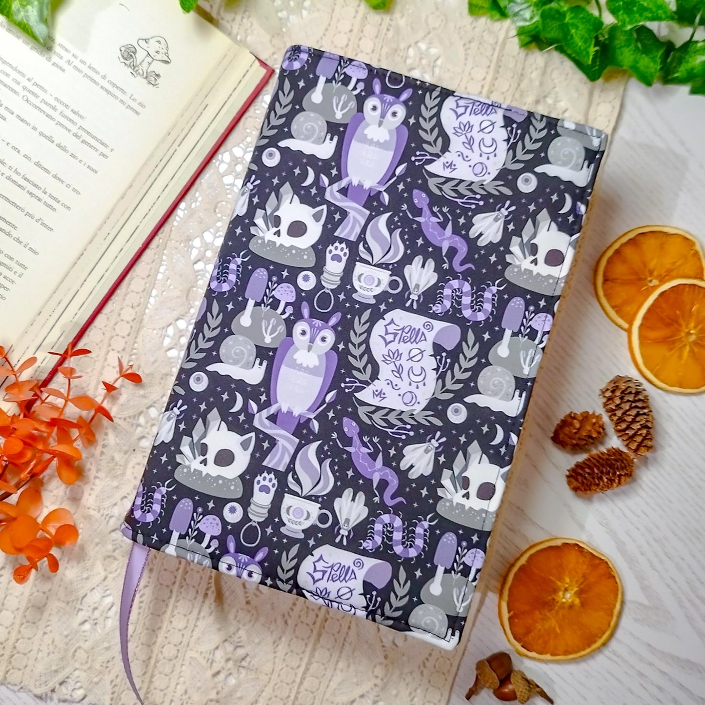 Book cover "Bosco della strega" | Custodia per libri regolabile