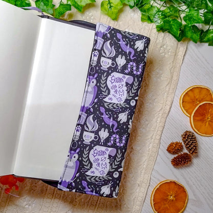 Book cover "Bosco della strega" | Custodia per libri regolabile